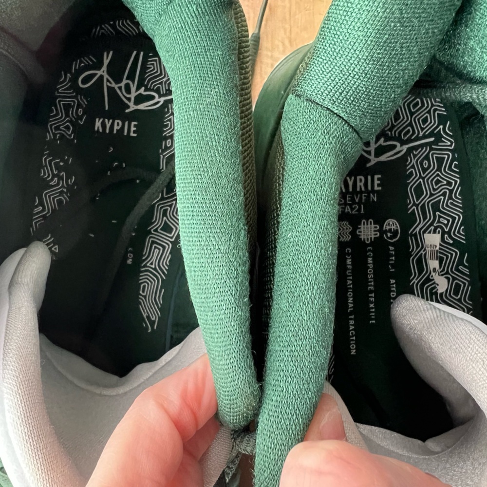 Nike Kyrie 7 TB Gorge Green and White Men’s Size 18 - Picture 10 of 10
